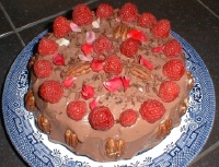 chocolate-raspberry-cake4.jpg